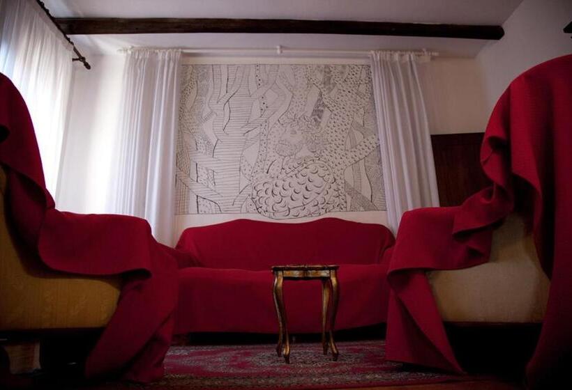 آپارتمان 3 خوابه, Le Case Cavallini Sgarbi Di Rina Cavallini