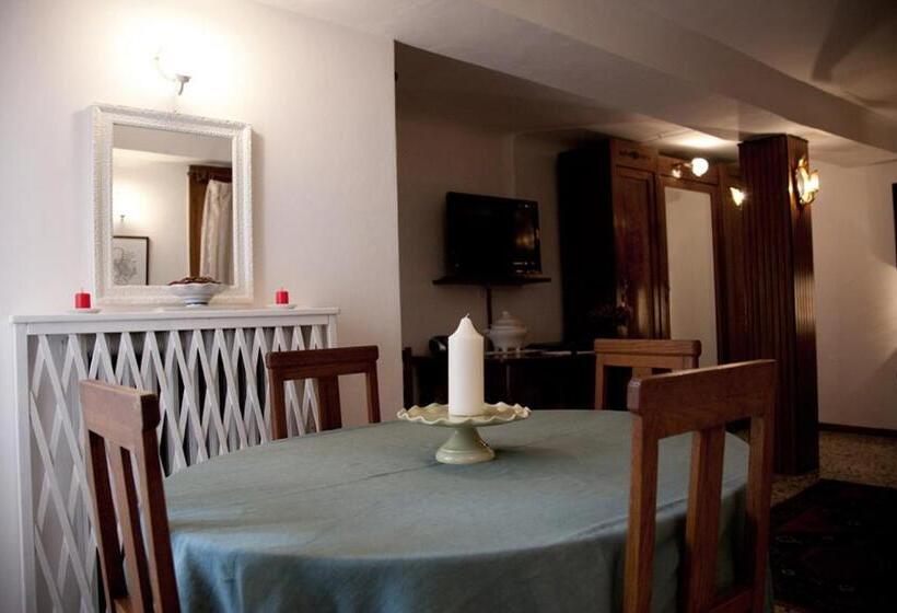 آپارتمان 2 خوابه, Le Case Cavallini Sgarbi Di Rina Cavallini