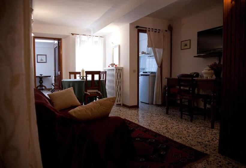 آپارتمان 2 خوابه, Le Case Cavallini Sgarbi Di Rina Cavallini