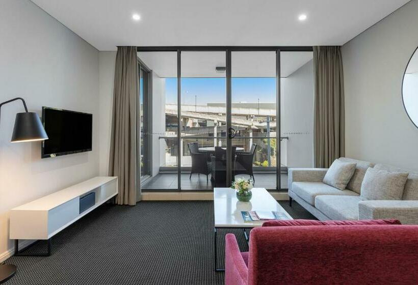 Люкс, Meriton Suites North Ryde