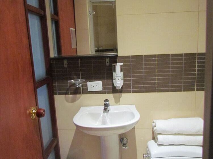 Номер Стандарт, Plaza Mayor Medellin