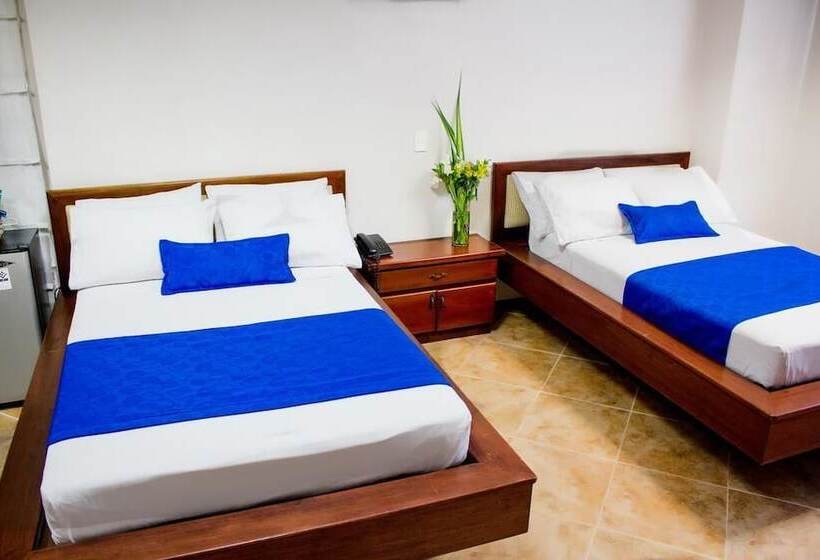 Номер Стандарт, Plaza Mayor Medellin