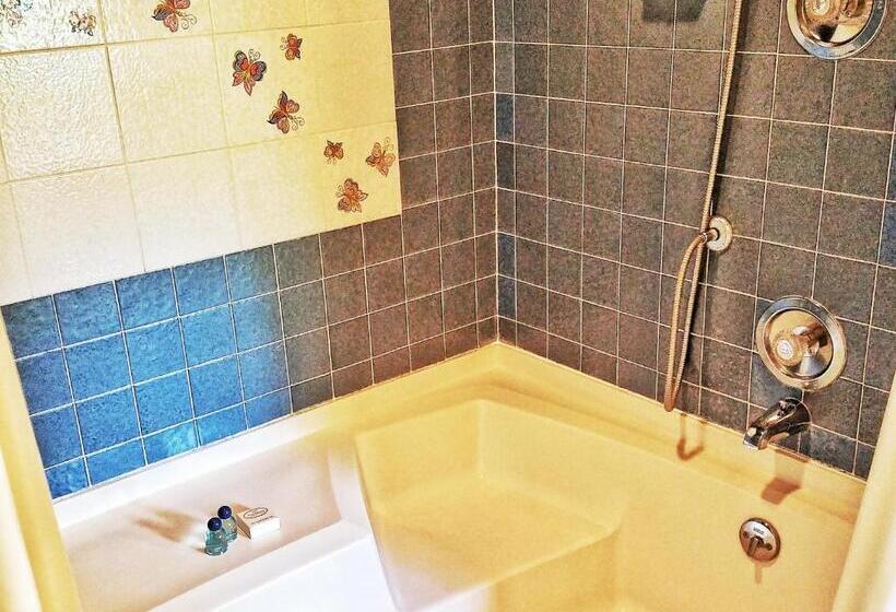 جناح ذو إطلالة, Sandaway Suites & Beach