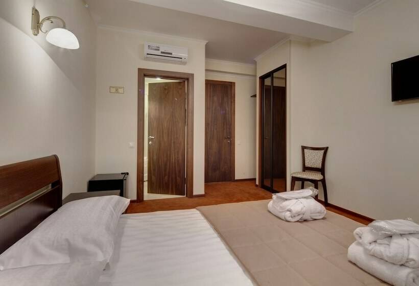 スタンダードルーム, Solo Admiralteyskaya