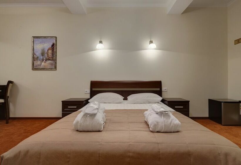 スタンダードルーム, Solo Admiralteyskaya