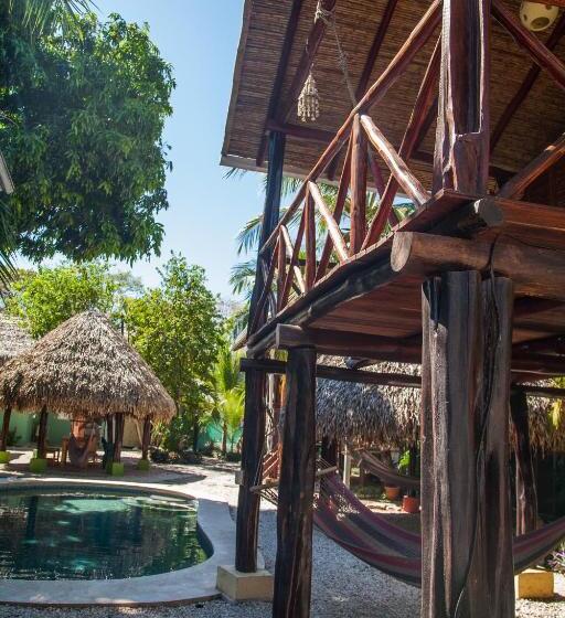 스탠다드 방갈로, Playa Grande Surf Camp