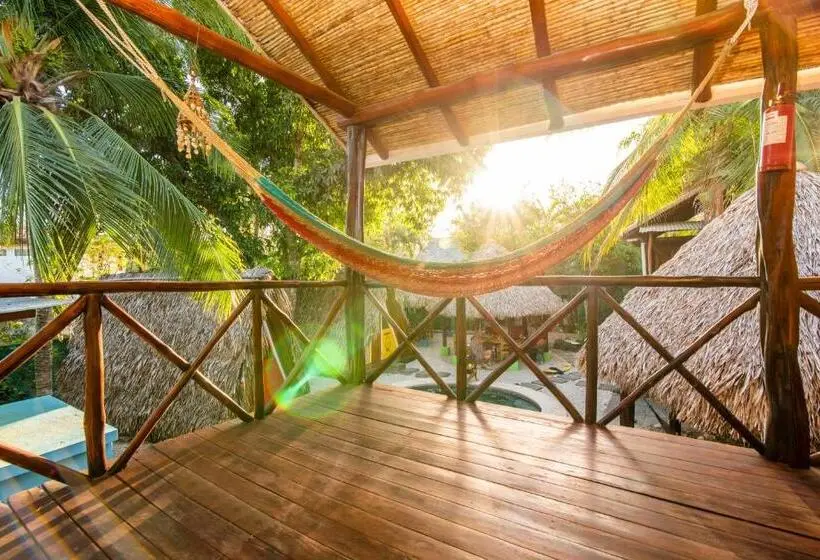 スタンダードバンガロー, Playa Grande Surf Camp