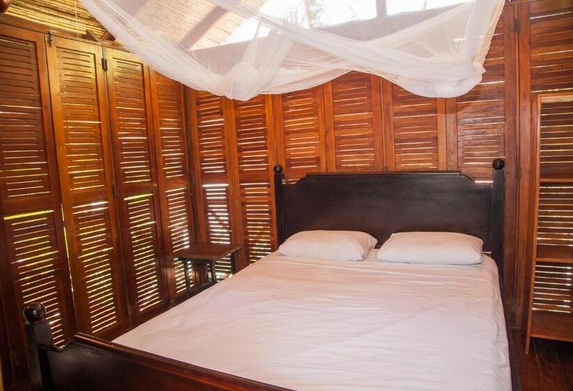 스탠다드 방갈로, Playa Grande Surf Camp