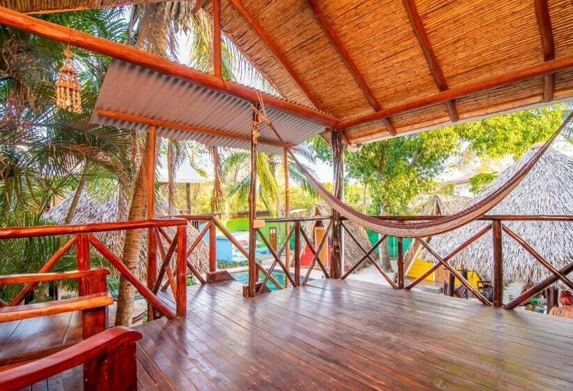 스탠다드 방갈로, Playa Grande Surf Camp