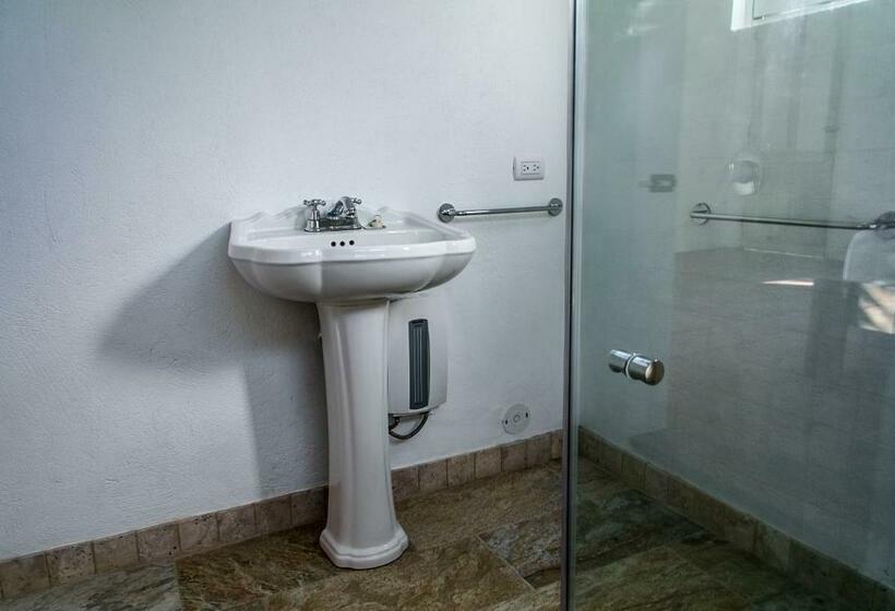 اتاق سه نفره دلوکس با چشمانداز باغ, Horizontes De Montezuma