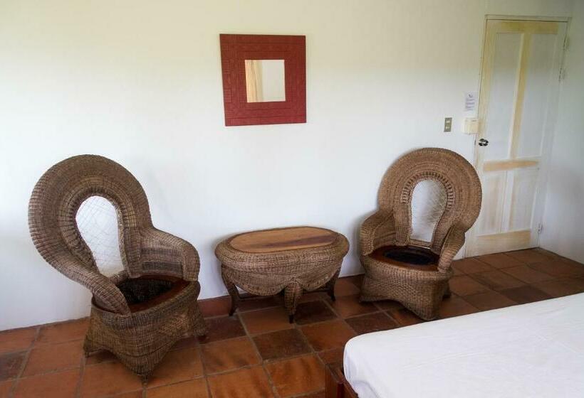 اتاق سه نفره دلوکس با چشمانداز باغ, Horizontes De Montezuma