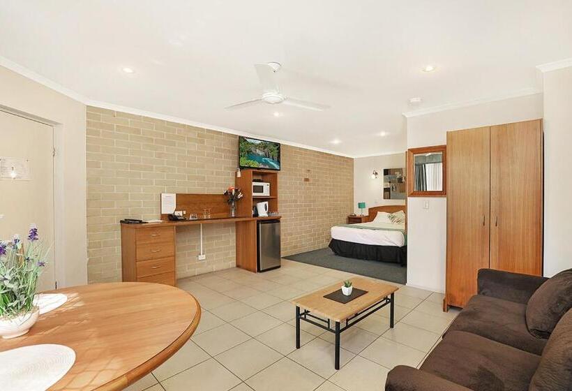 Standard studio with river view, Caboolture Riverlakes Boutique Motel