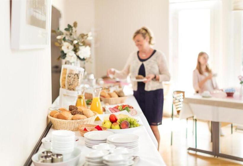 1 Bedroom Comfort Apartment, Am Weberplatz