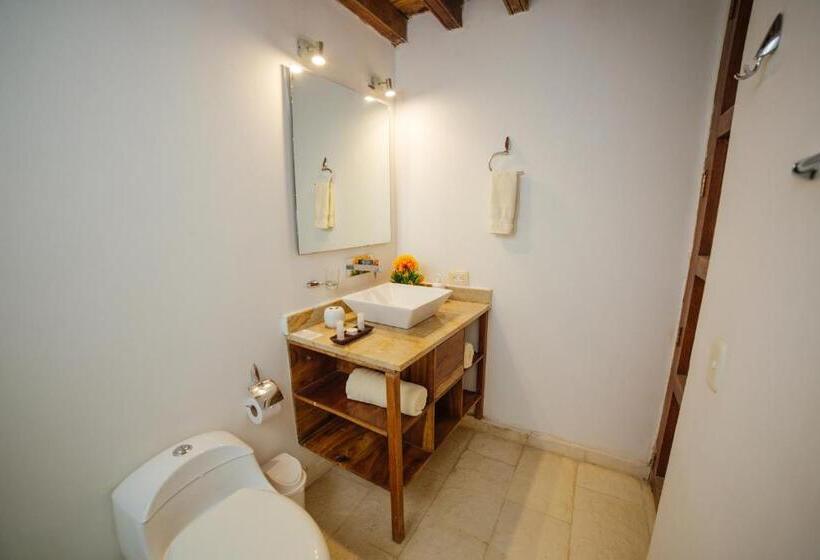 غرفة إقتصادية, Bioma Boutique