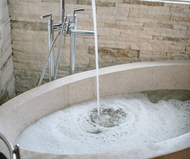 스탠다드 룸 킹사이즈 침대, Camp Lucy