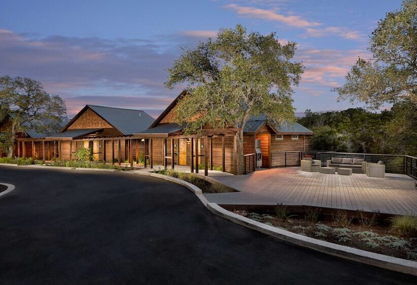 스탠다드 룸 킹사이즈 침대, Camp Lucy