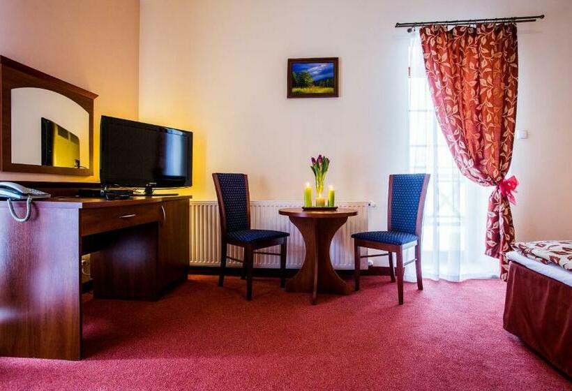 חדר סטנדרט לשלושה עם מרפסת, Concordia