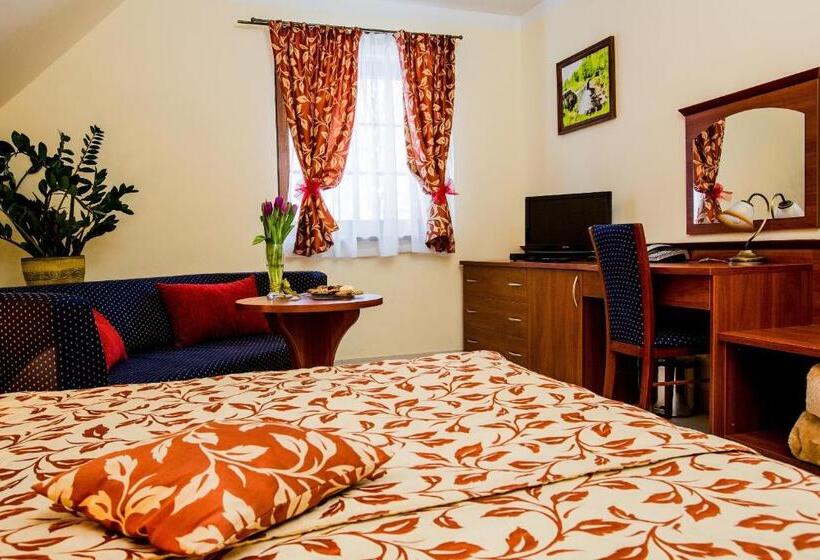 חדר סטנדרט לשלושה, Concordia