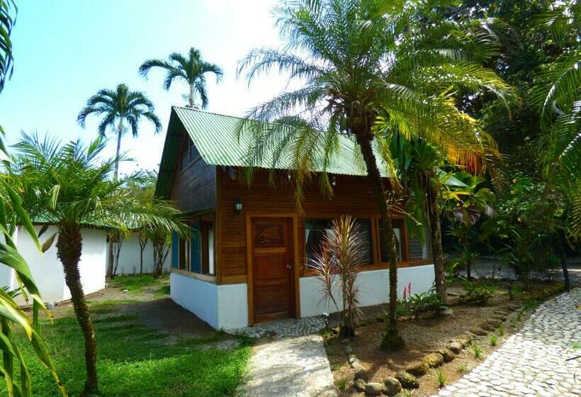 کلبه ییلاقی, Corcovado Beach Lodge
