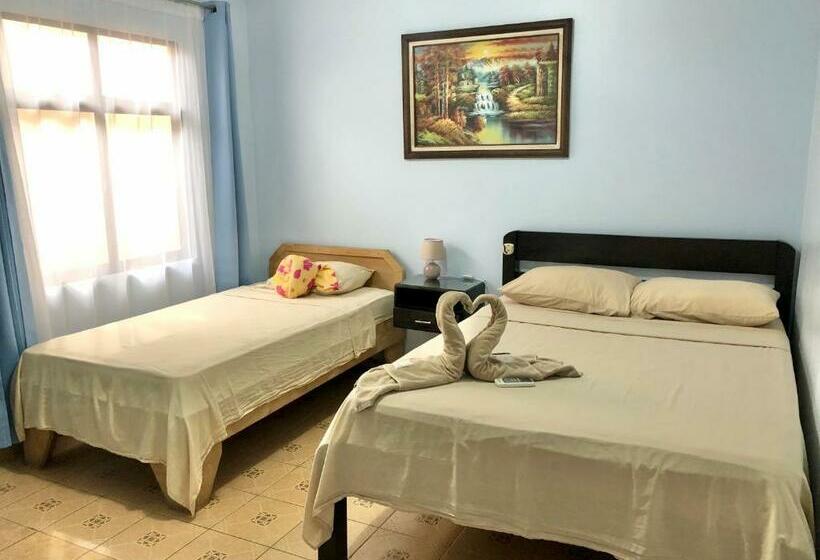 غرفة قياسية ثلاثية, Del Rio