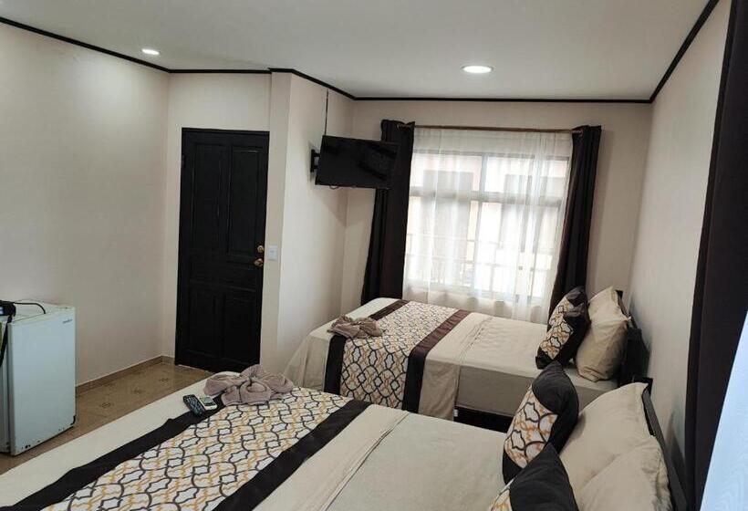 غرفة قياسية ثلاثية, Del Rio