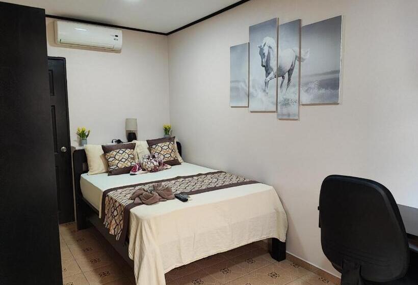 غرفة قياسية فردية, Del Rio