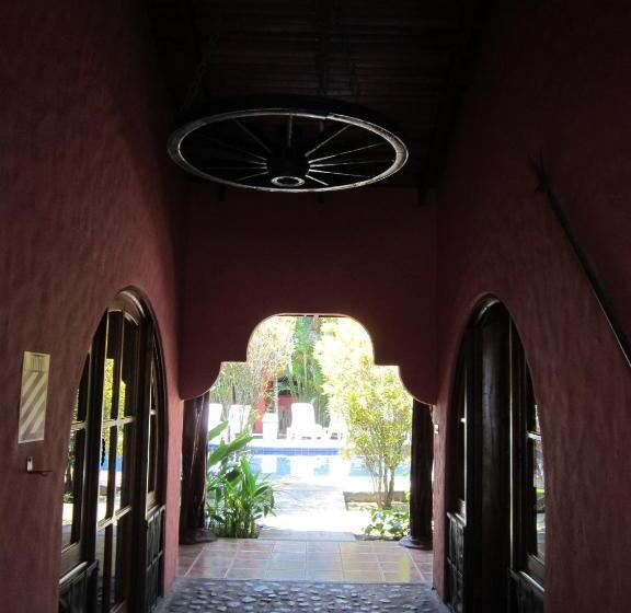 ファミリーステューディオ, El Paraiso Escondido   Costa Rica