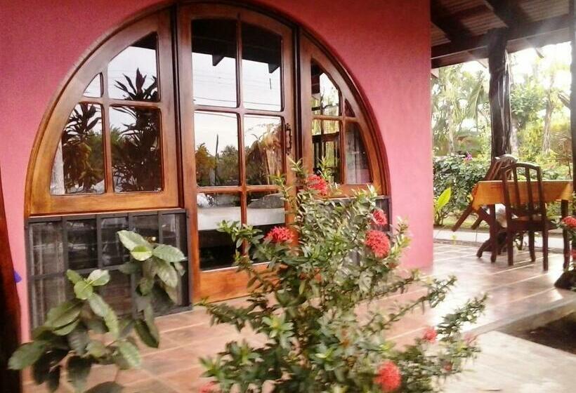 スタンダードスタジオ, El Paraiso Escondido   Costa Rica