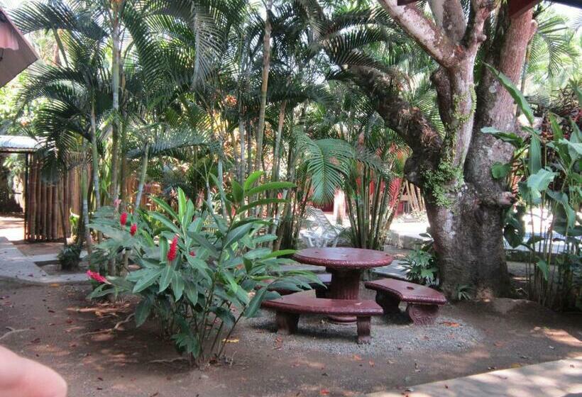 スタンダードスタジオ, El Paraiso Escondido   Costa Rica