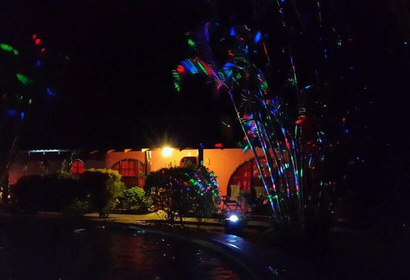 スタンダードスタジオ, El Paraiso Escondido   Costa Rica