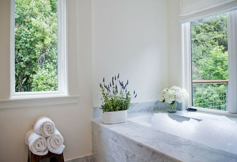 小型套房, Farmhouse Inn