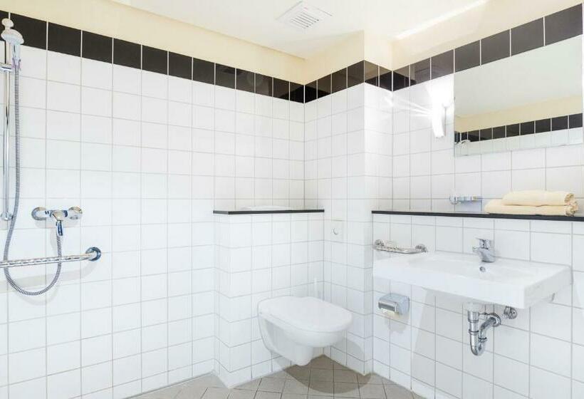 Standard Room, Am Weberplatz
