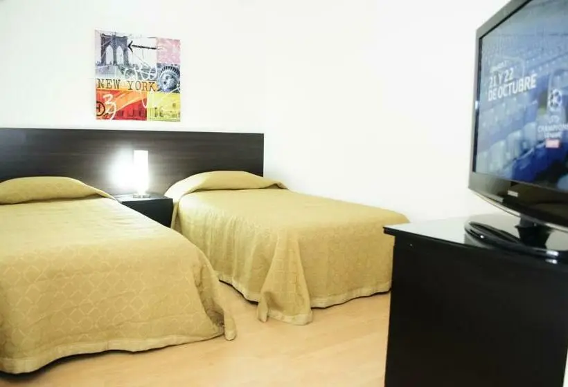 バス共有のスタンダードルーム, Hostal Lleras Calle 8