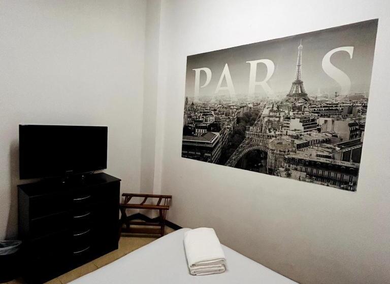 带共用浴室的标准房间, Hostal Lleras Calle 8