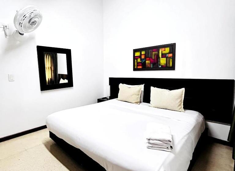 带共用浴室的标准房间, Hostal Lleras Calle 8