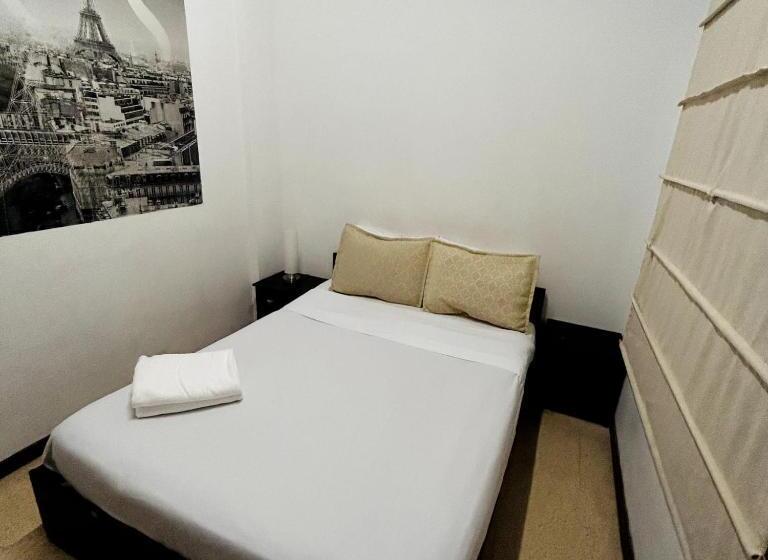 带共用浴室的标准房间, Hostal Lleras Calle 8