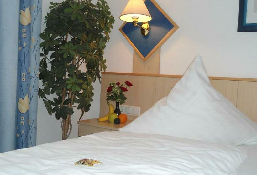 标准单人间, Hutzenthaler