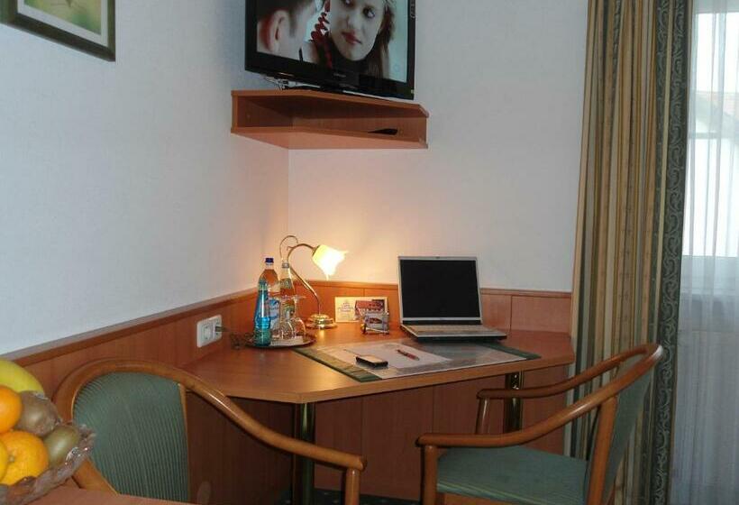 标准单人间, Hutzenthaler