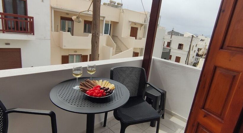 Четырехместный Номер Стандарт, Kapetanos Rooms