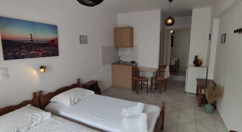 Четырехместный Номер Стандарт, Kapetanos Rooms