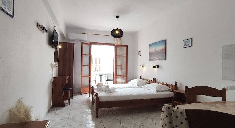 Четырехместный Номер Стандарт, Kapetanos Rooms