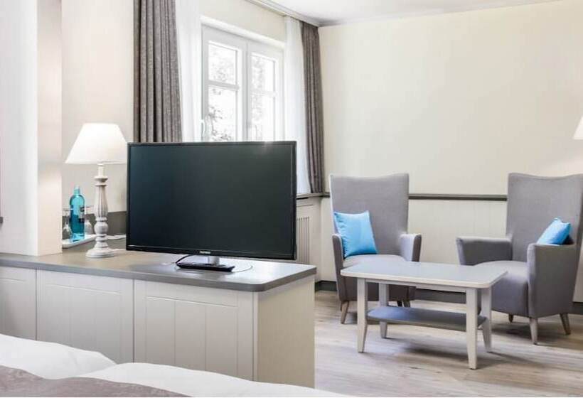 جناح جونيور, Klein Amsterdam