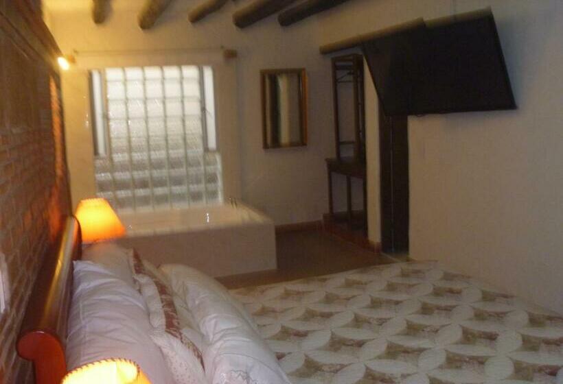 수피리어 자쿠지 룸, Los Frayles