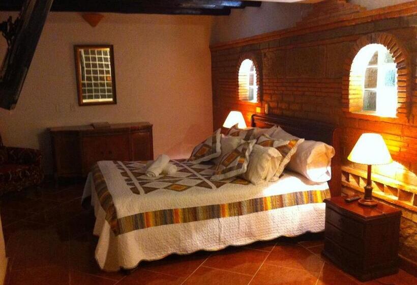 수피리어 자쿠지 룸, Los Frayles