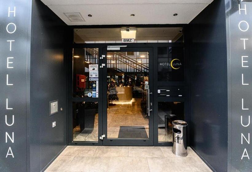 اتاق استاندارد سه نفره, Luna