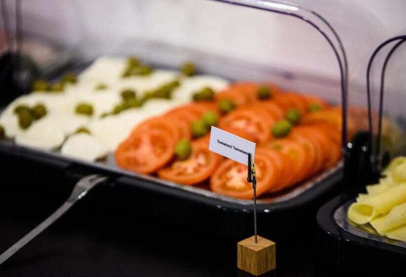 اتاق لوکس یک تخته, Luna