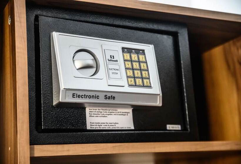 اتاق استاندارد, Luna