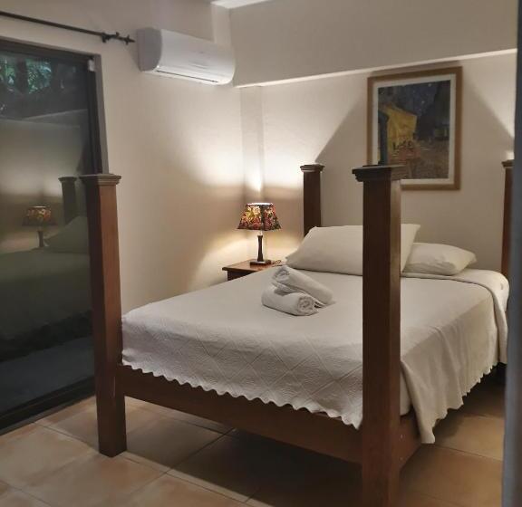 带海景标准四人间, Mango Moon Villa