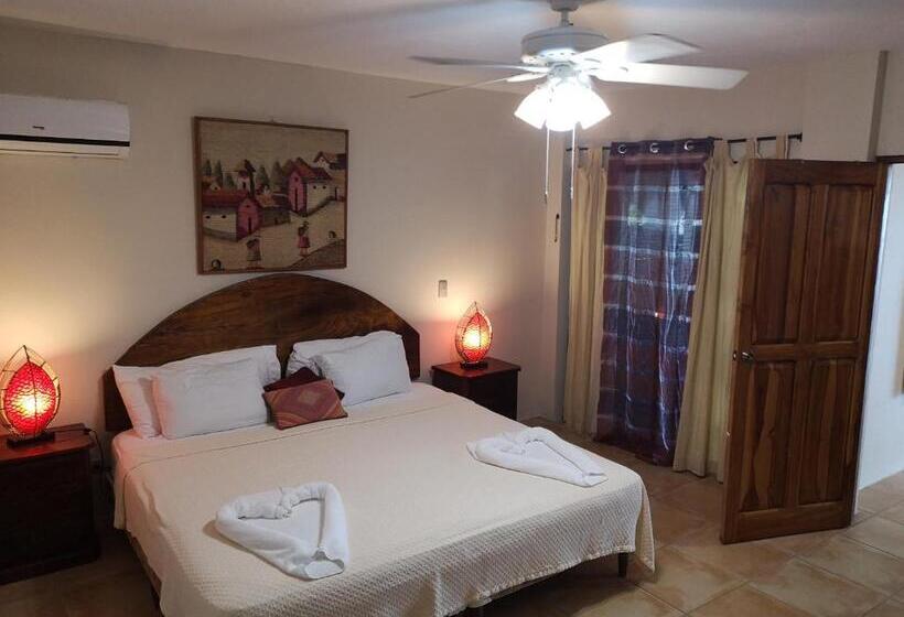 带海景标准四人间, Mango Moon Villa