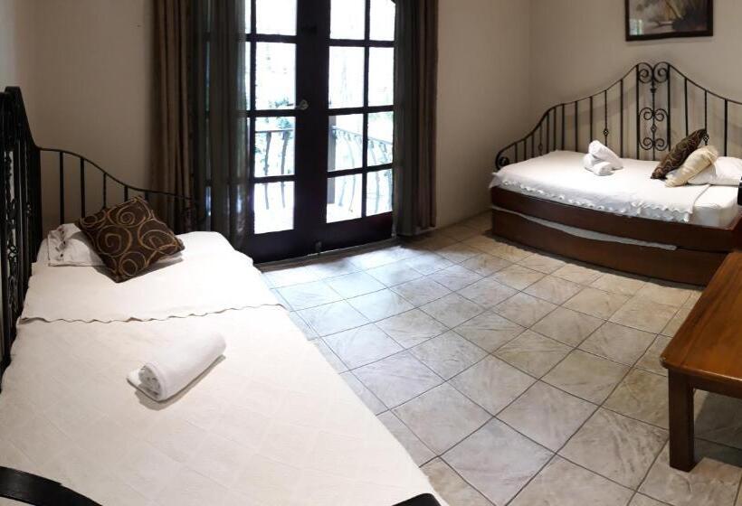 高级家庭房间, Mango Moon Villa